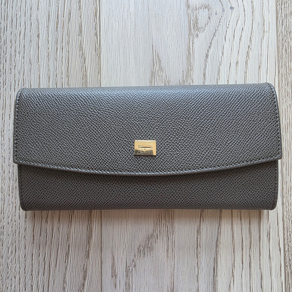 Salvatore Ferragamo Wallet In Carawayseed